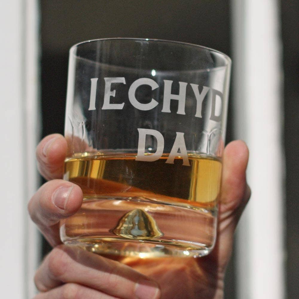 Welsh Engraved Tumbler / Whisky Glass - Iechyd Da - Good Health