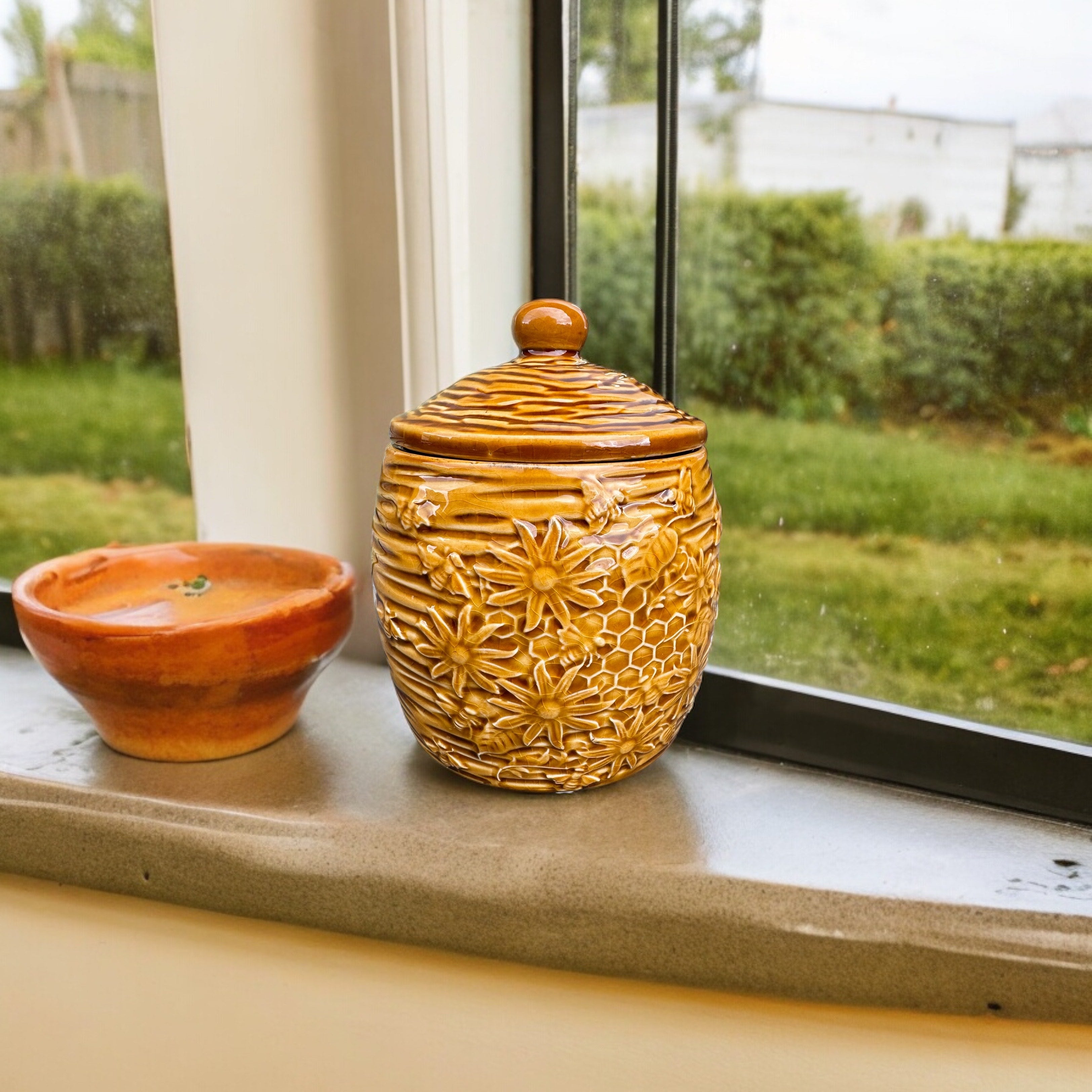 Crackle Glaze Storage Jar with Lid Bee Design