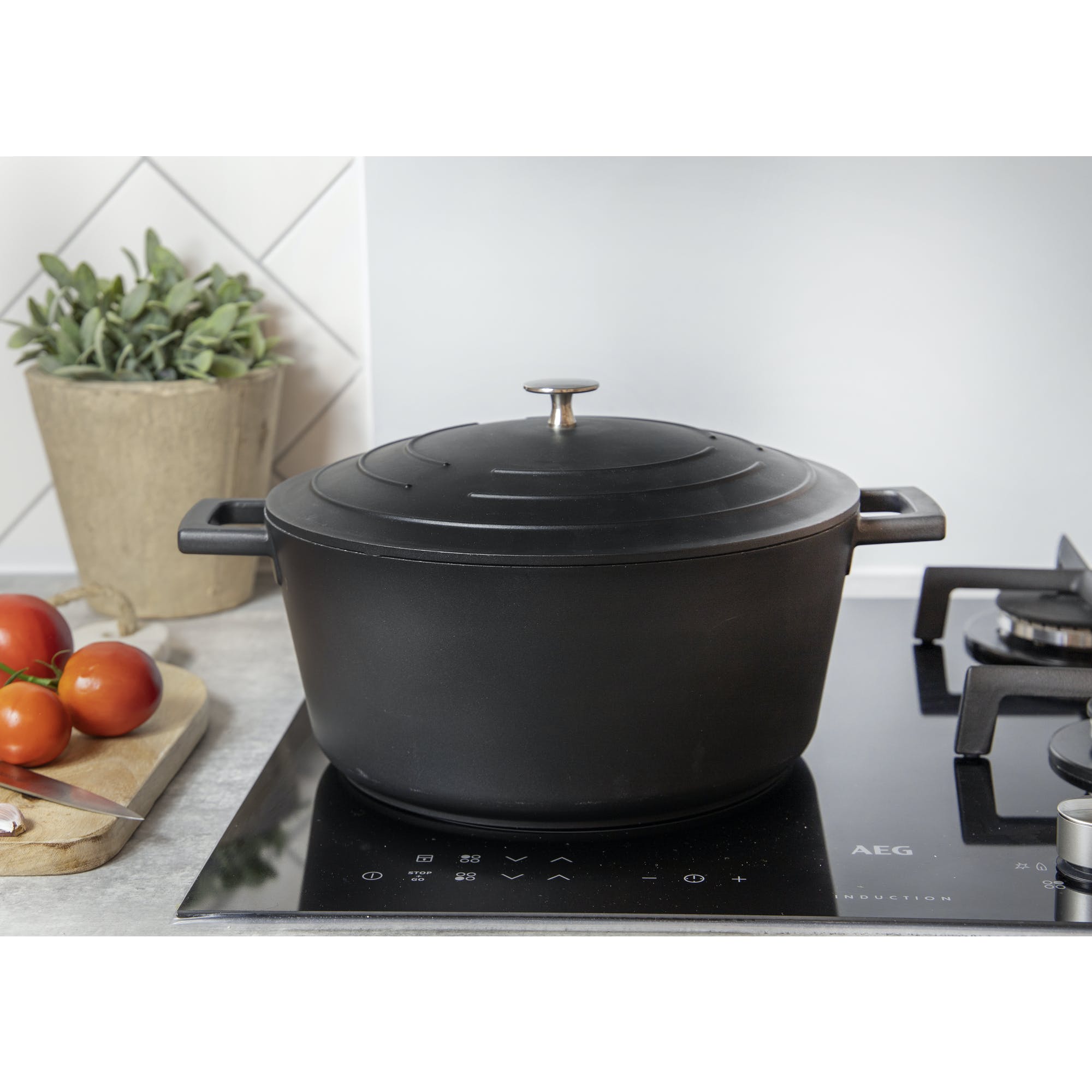 MasterClass Cast Black Aluminium 5 Litre Casserole Dish - The Cooks Cupboard Ltd