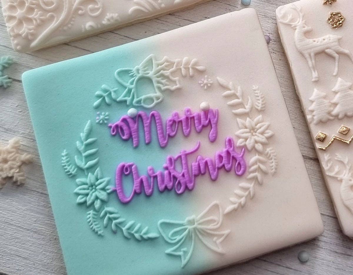 Make & Fun Merry Christmas Wreath Cookie Fondant Embosser, Cookie Debosser