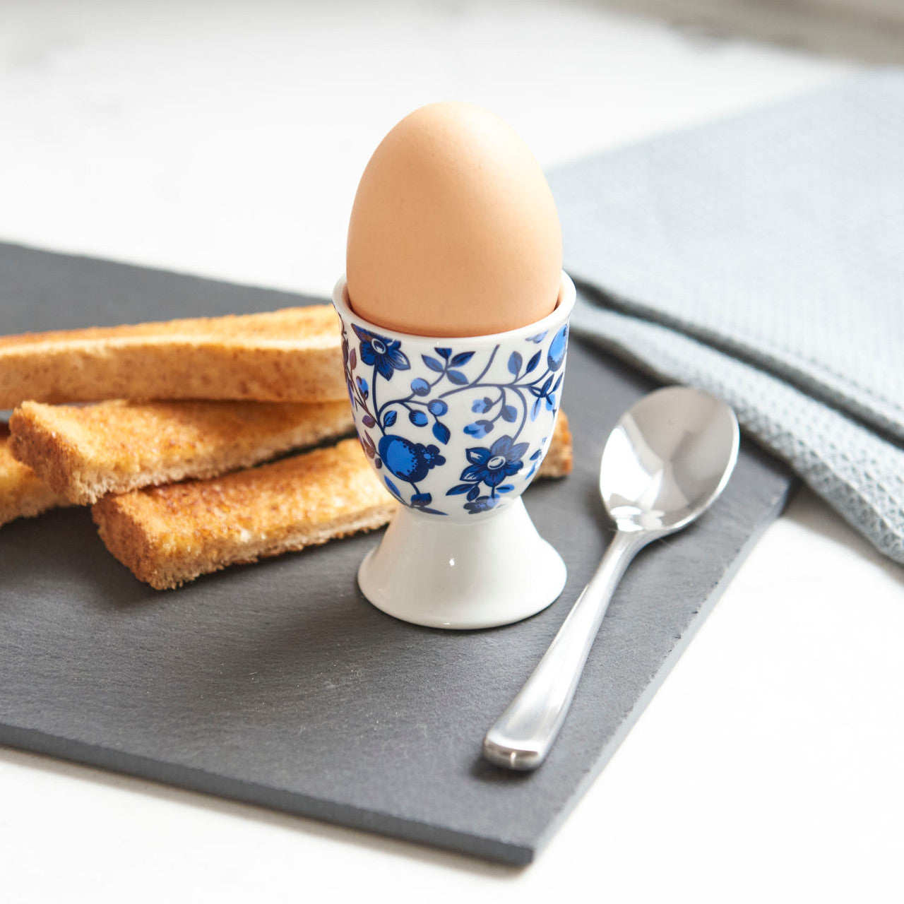 KitchenCraft Tadeonal Blue Floral Porcelain Egg Cup